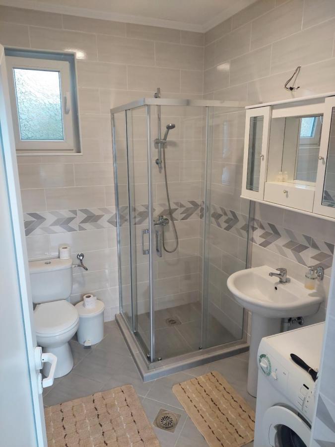 Sara Apartments Плав Екстериор снимка